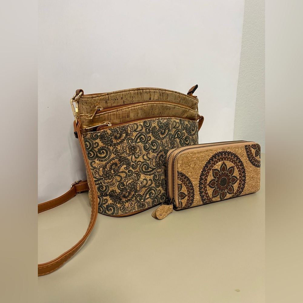 Natural cork crossbody bag and Cork zip around Wallet - Picture 2 of 16